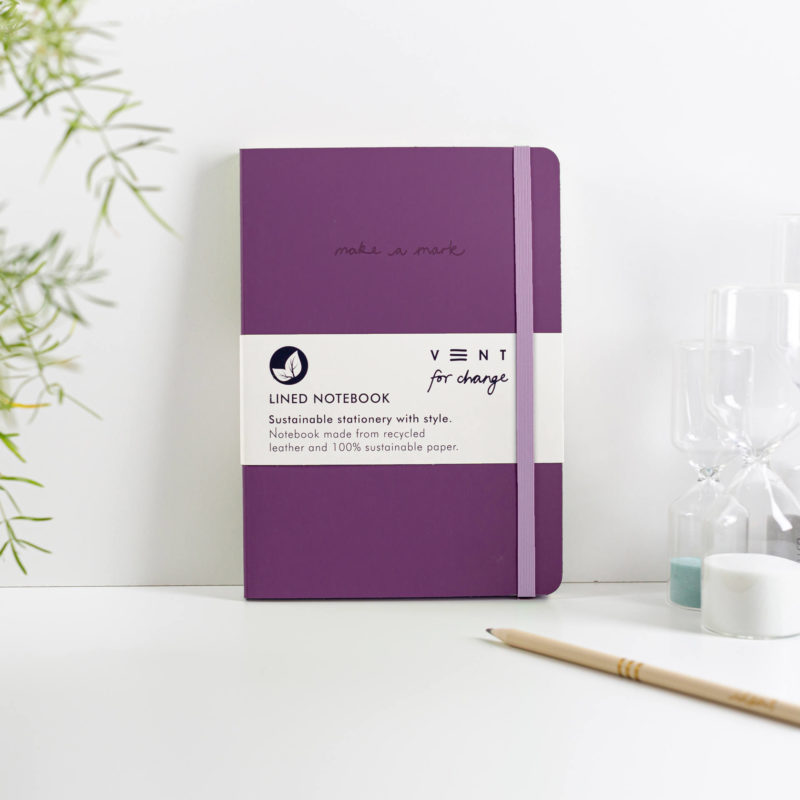 Notebook in recycled leather with sustainable paper A5 in purple